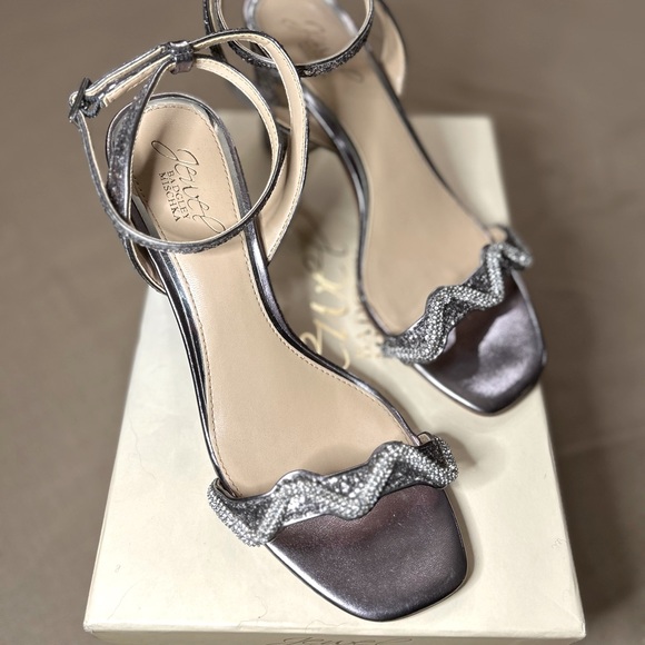 Jewel Badgley Mischka Glitter block heel sandal 7 1/2 - Picture 3 of 12